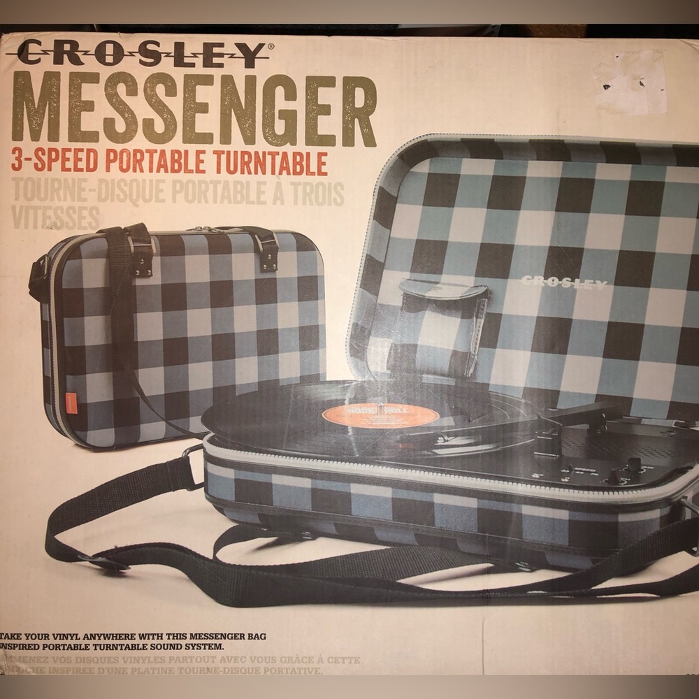 NEW Crosley Turntable